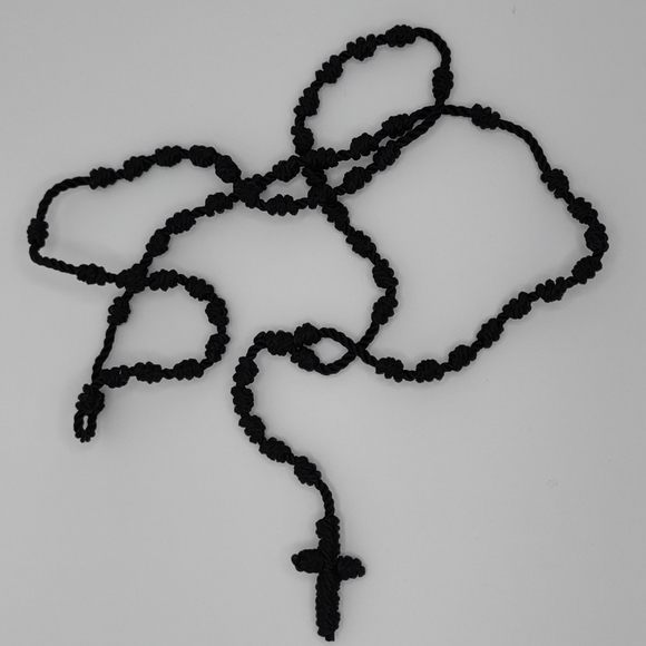 Handmade black knotted rosary - Picture 3 of 3
